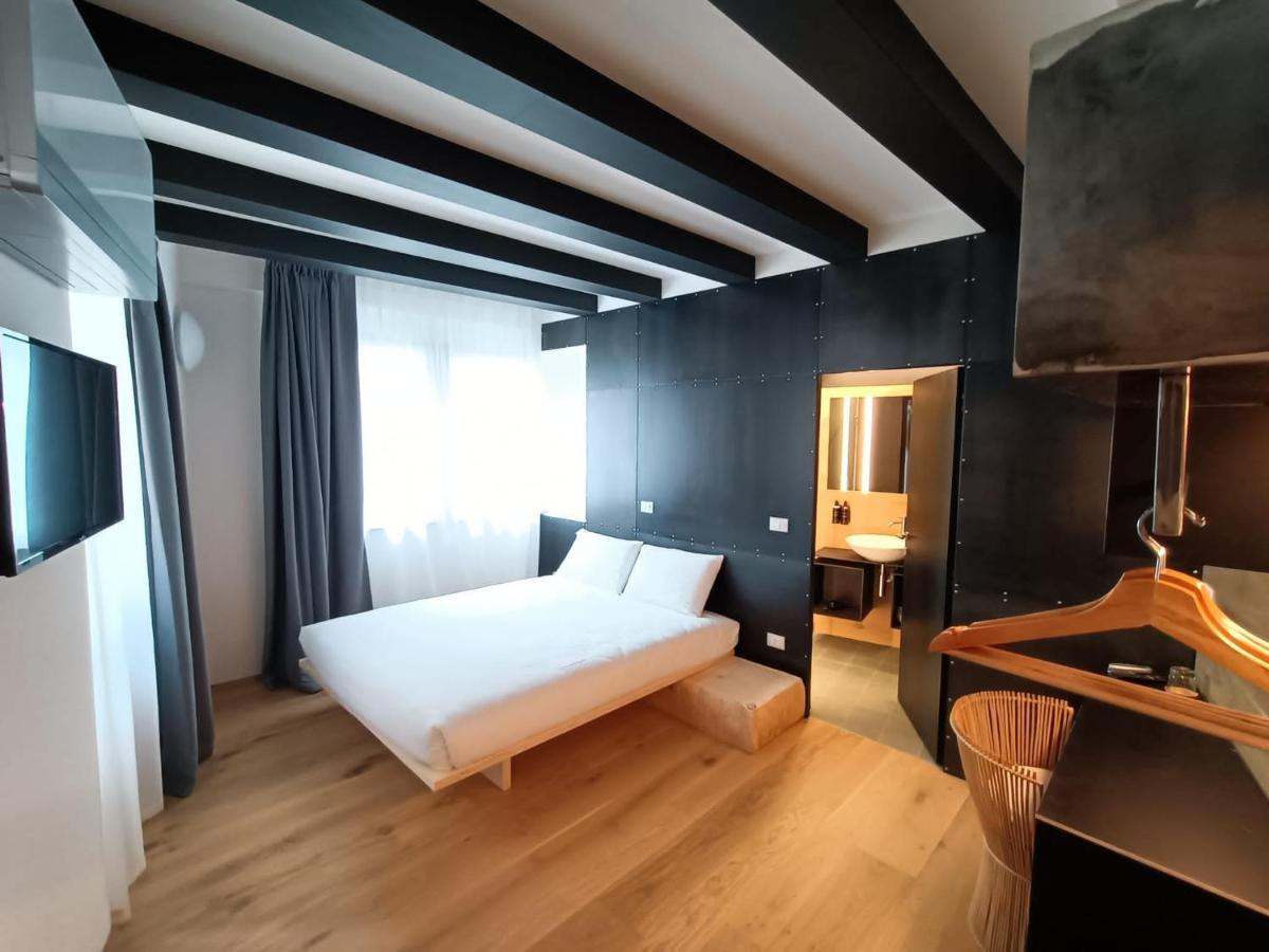 Le Meridiane City Rooms In Trento Bagian luar foto